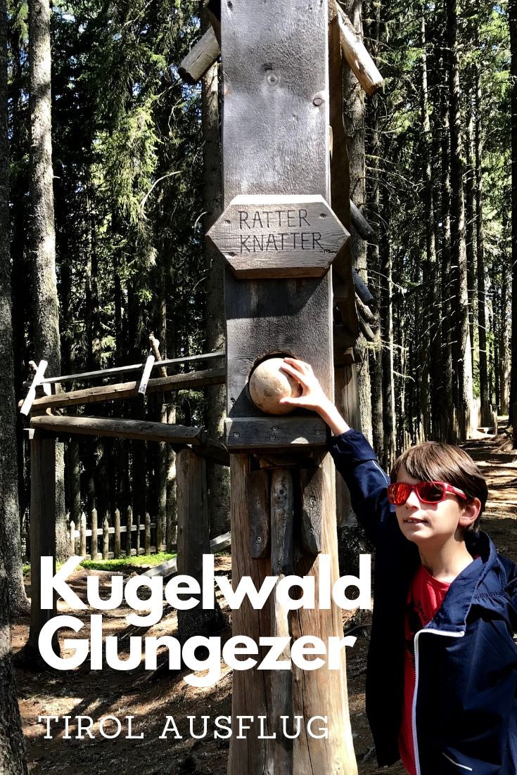 Riesige Holzkugeln auf der weltgrößten Holzkugelbahn! Das ist Tirol mit Kindern.