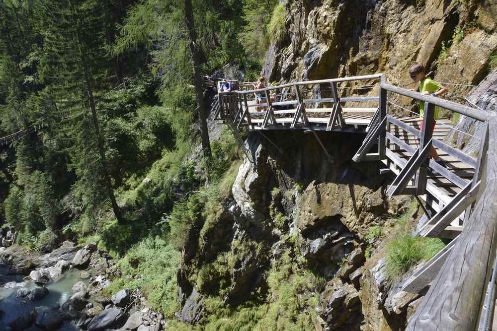 Durch die Groppensteinschlucht wandern mit Kindern in Kärnten