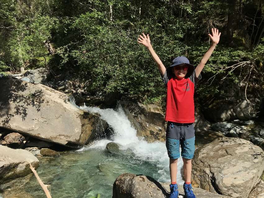 Heiligenblut mit Kindern - die Natur mit den Wasser, Wasserfällen und Gletscher macht Spaß!