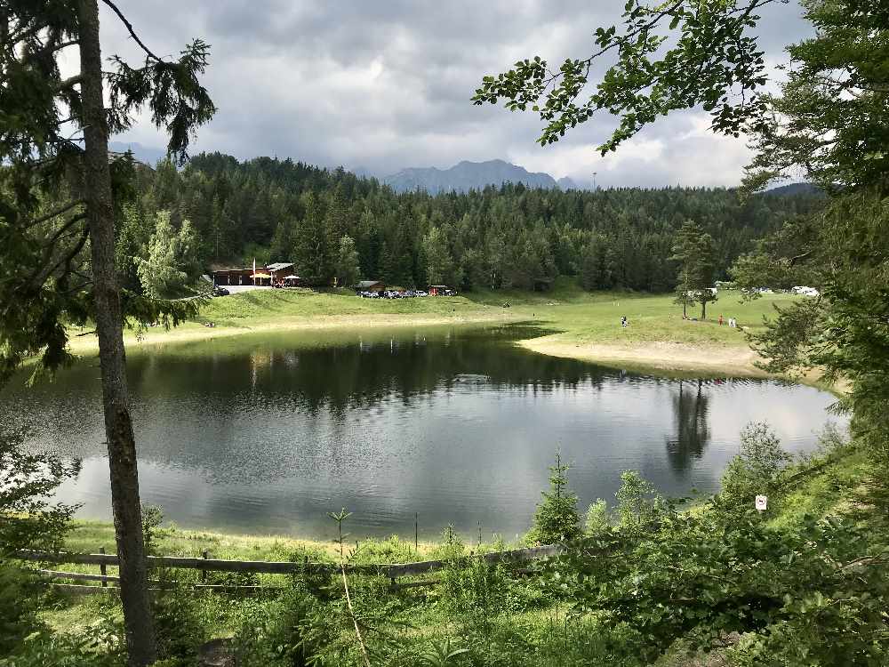 An den Lottensee bei Seefeld - seltener Badeausflug mit Schatten an heißen Tagen