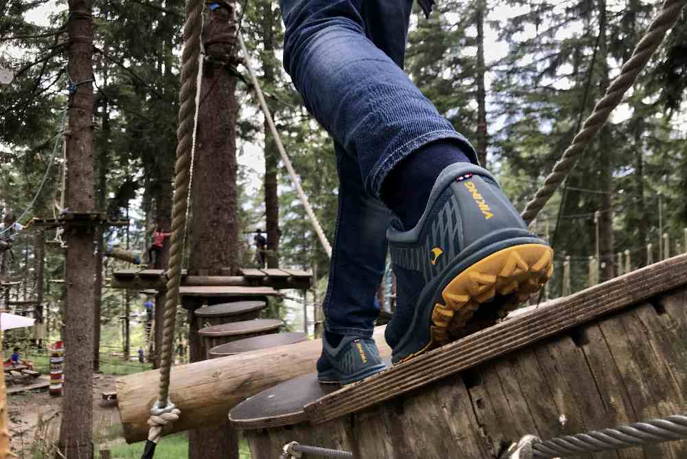 Herbsturlaub mit Kindern. Lohnenswert mit Action in der Natur - ein Besuch im Hochseilgarten in Bayern 