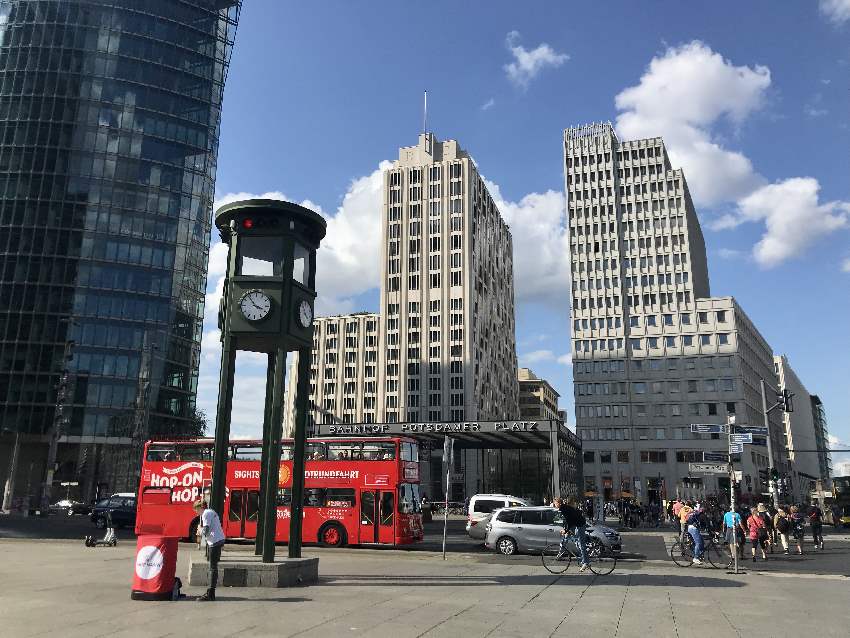 Mit dem Hopp on Hopp off Bus einmal durch Berlin mit Kindern