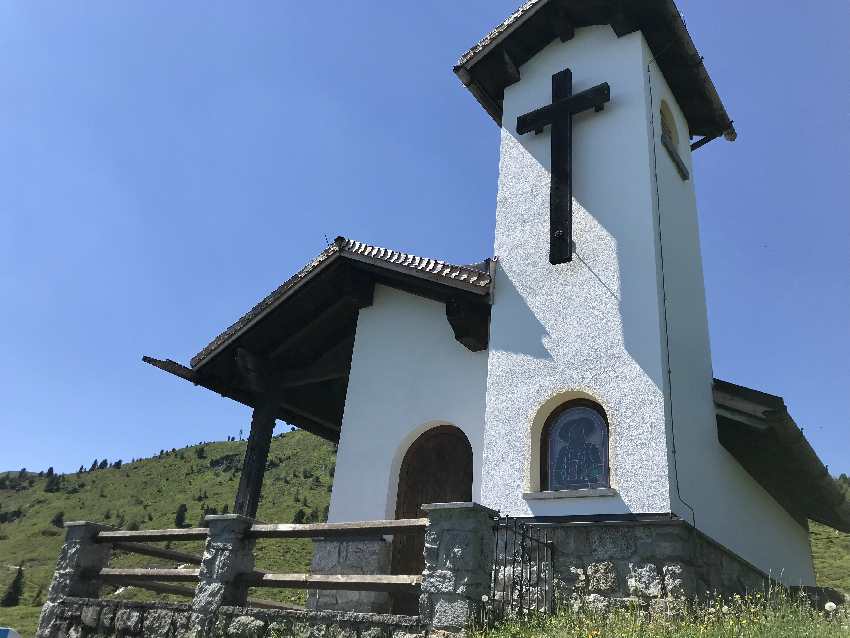 Wandern mit Kinderwagen Zillertal: Das ist die Hubertuskapelle Zillertal - hier drehen wir um 