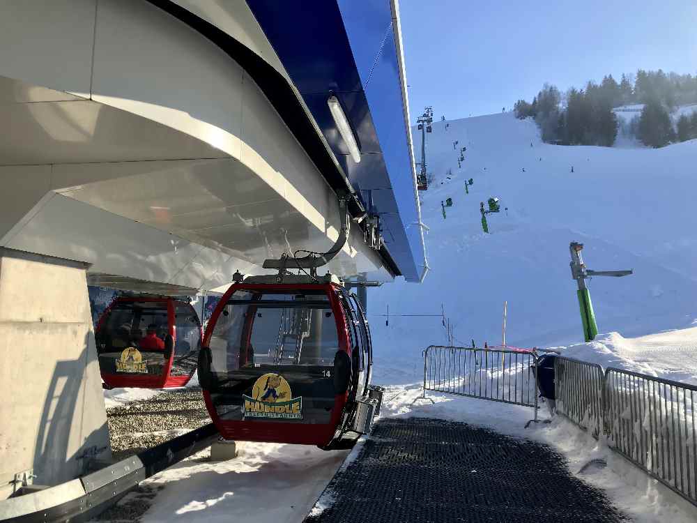 Hündle Oberstaufen: An der Talstation steigst du in die Gondel der Hündle Bergbahn 