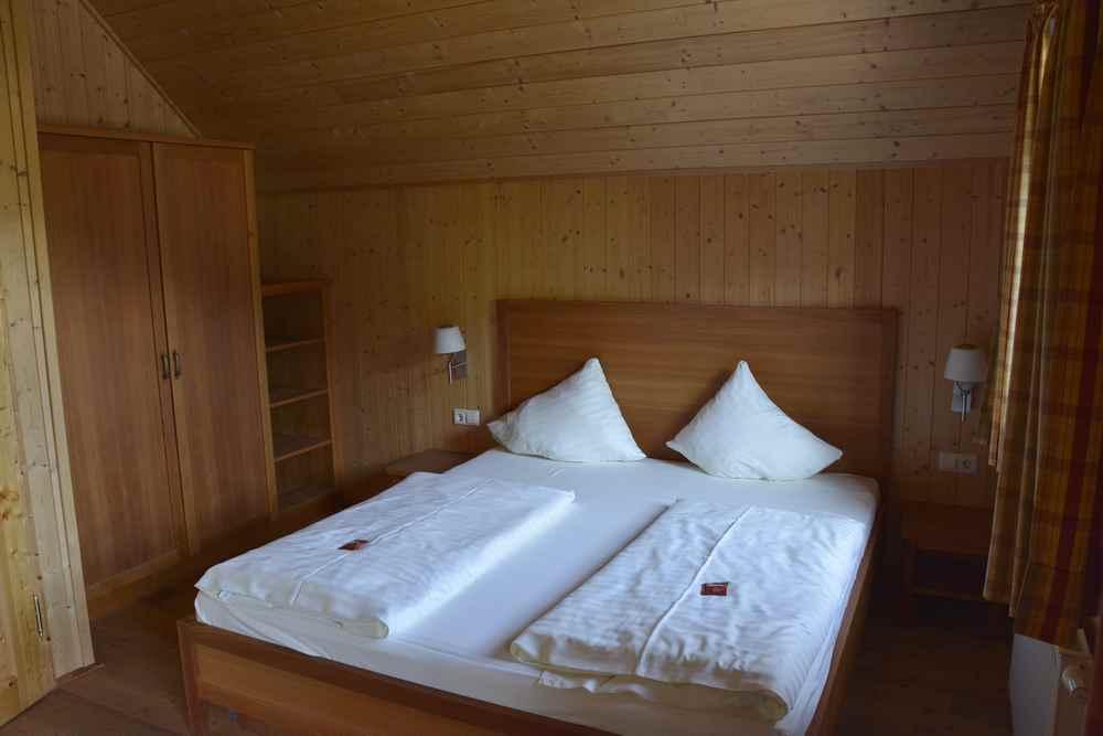 Das ist eines der drei Schlafzimmer in unserer Hütte 