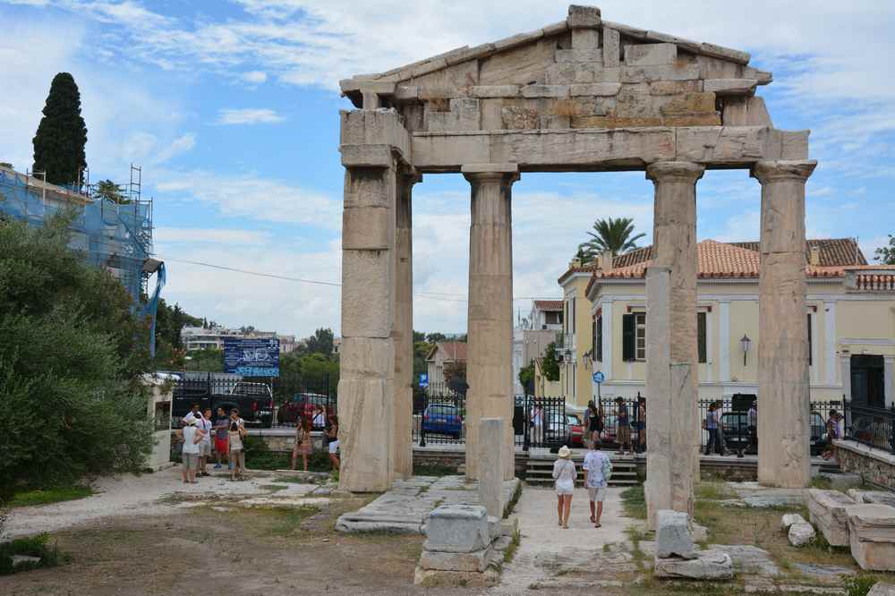 In der gesamten Altstadt von Athen gibt es viele historische Stätten zu sehen - auch von außen ohne Eintritt