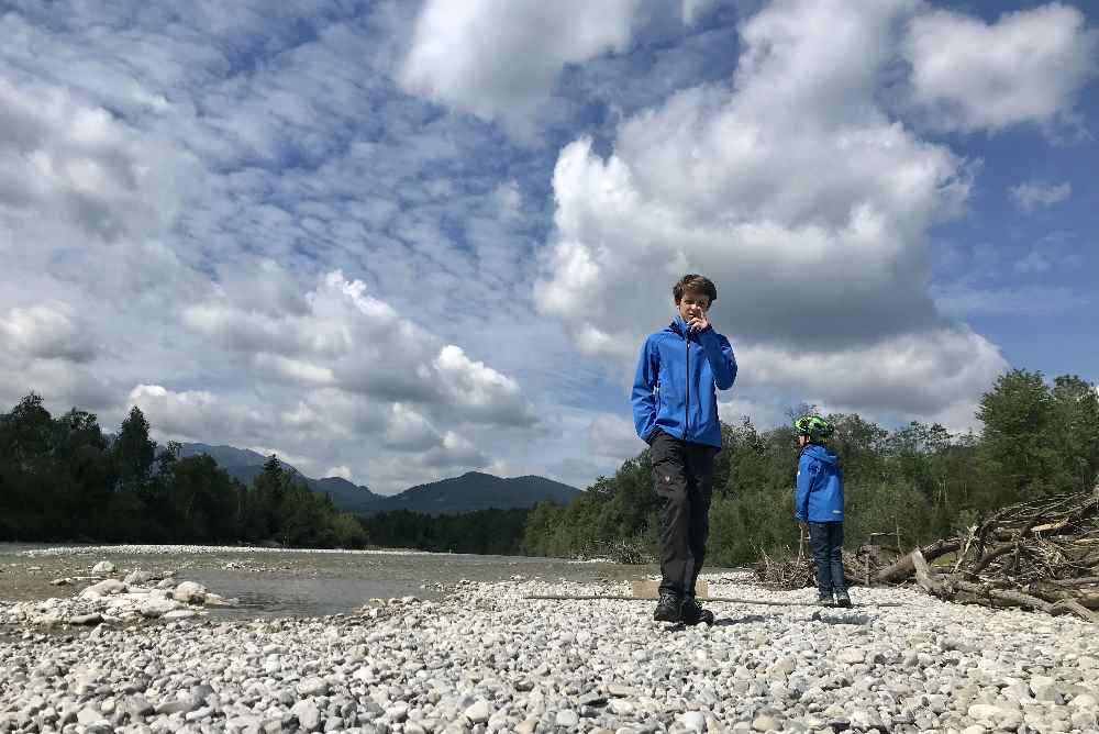 Zwischenstopp an der Isar - Spaß in der Natur für Kinder 