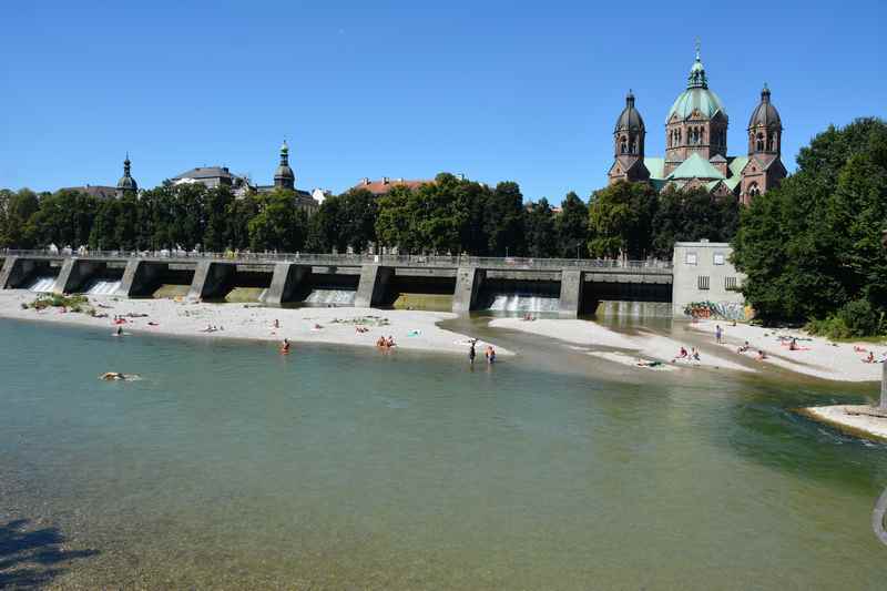 Entlang der Isar radfahren mit Kindern - auf dem Weg in den Englischen Garten , Chinesischer Turm