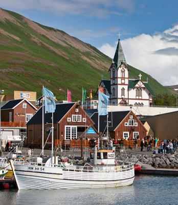 Familienhotel Island in malerischer Kulisse