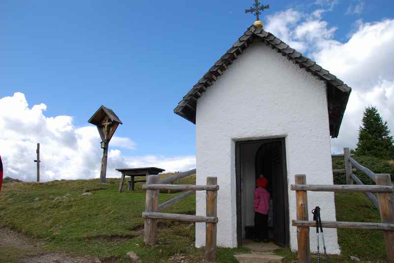 Am Jakobsstöckl in Südtirol, Familienwanderung auf der Lüsner Alm