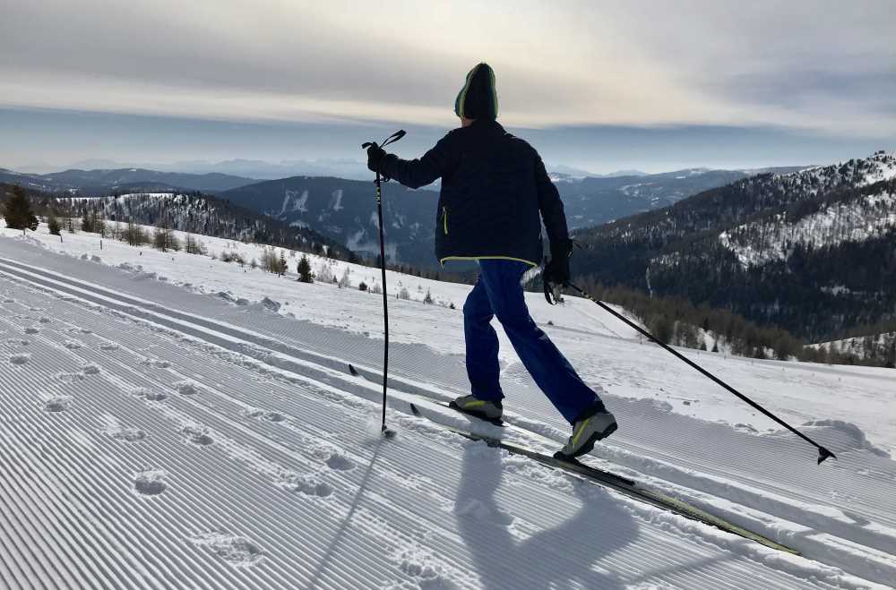 Langlaufen Kärnten: Das ist der Blick auf der Höhenloipe in Falkertsee, oberhalb von Bad Kleinkirchheim 