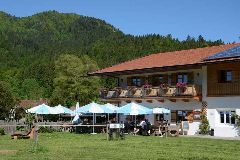 Wir besuchen im Familienurlaub am Tegernsee die Naturkäserei mit einer Führung