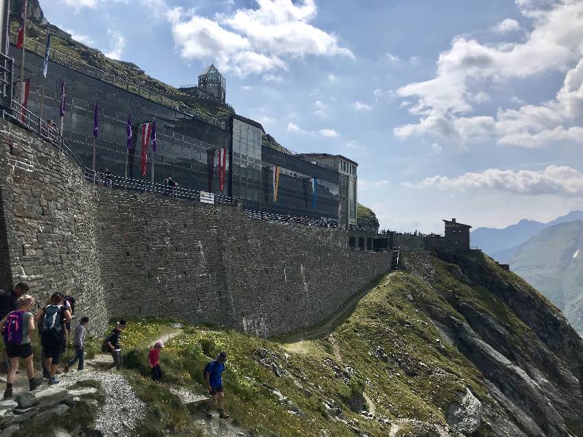 Von der Kaiser Franz Josef´s Höhe führt die Wanderung bergab