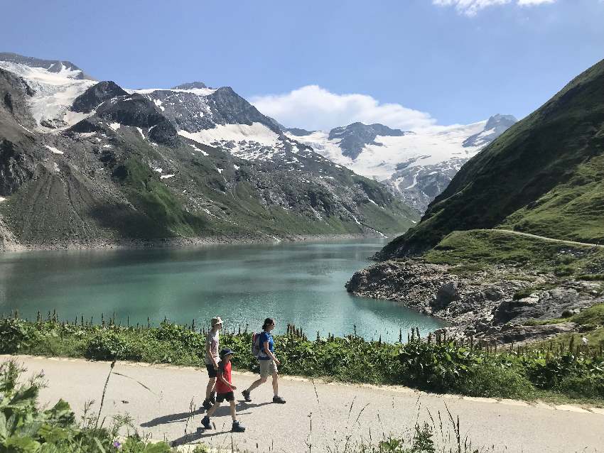 Wandern mit Kindern in Salzburg: Ganz oben mit Blick auf die Gletscher