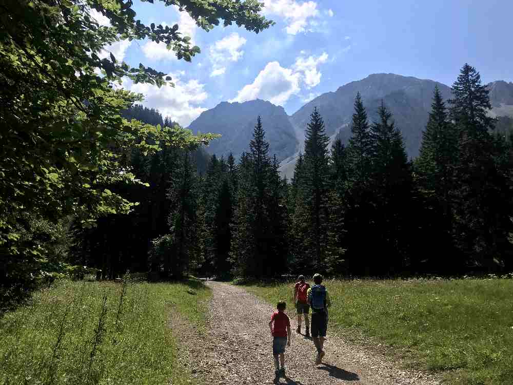 Auf, auf - los geht die Familienwanderung in die Karawanken