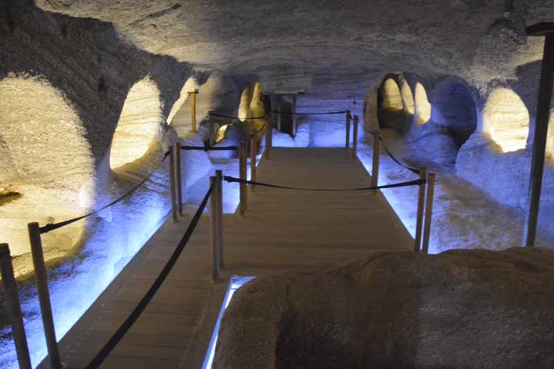 Die Katakomben - ein bekanntes aber verstecktes Ausflugsziel zwischen Tripti und Klima in Milos