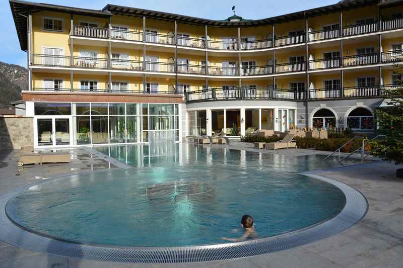 Familienhotel mit Wasserrutsche und Therme - das Familienhotel Post im Salzburgerland