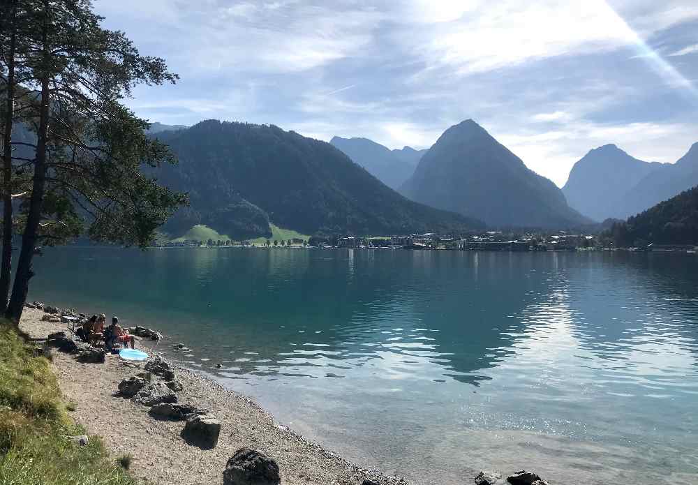 Und für die Eltern ist das der Ausblick bei der Kinderwagen - Wanderung auf den Achensee