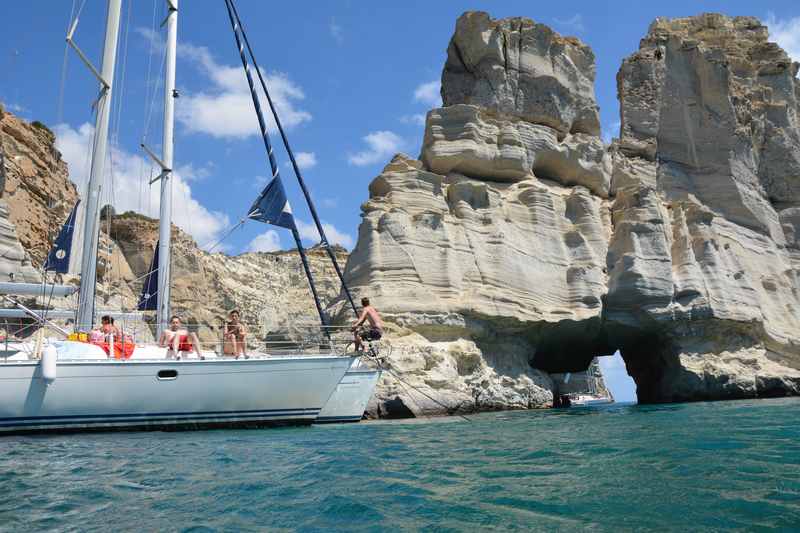 Die Felsen im Piratenwinkel Kleftiko in Milos, Kykladen