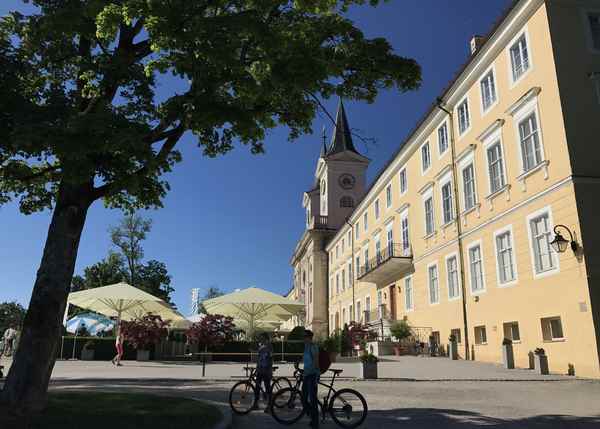 Mit dem Fahrrad sind wir zum Kloster Tegernsee gefahren