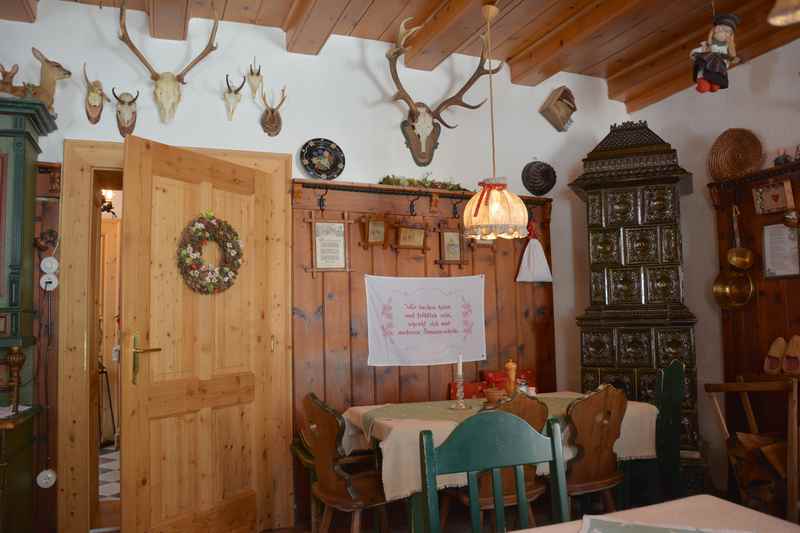 Kolm Saigurn - Die wirklich urige Stube mit dem Kachelofen im Alpengasthof Ammererhof 