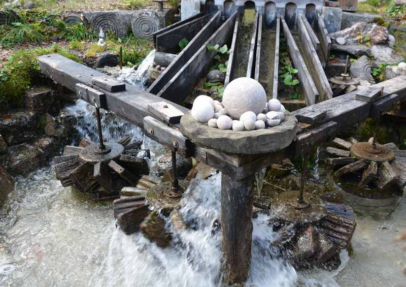 Die Kugelmühle am Beginn der Almbachklamm Wanderung