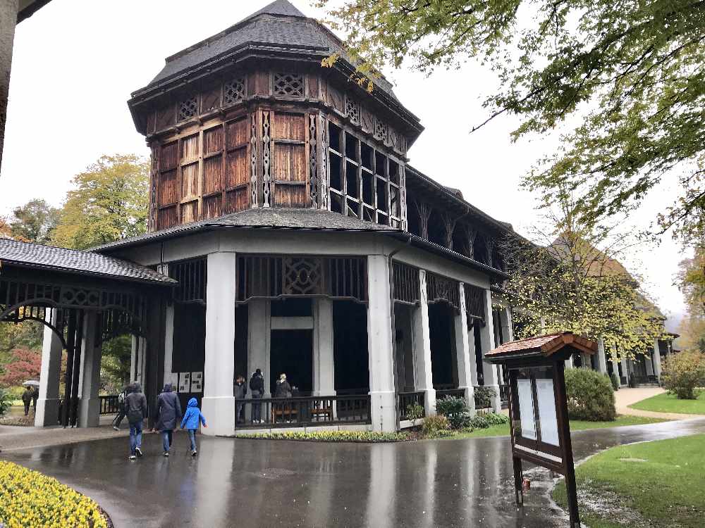 Im Kurpark erreichen wir das Gradierhaus in Bad Reichenhall