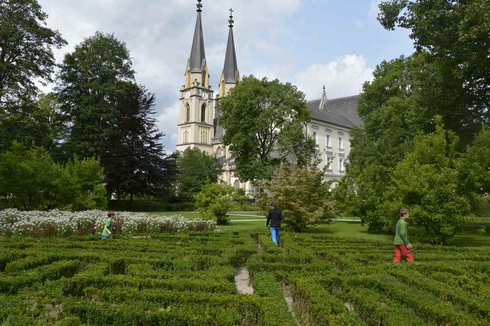 Ein schöner Abschluss: Der Besuch im Klostergarten durch das Labyrinth