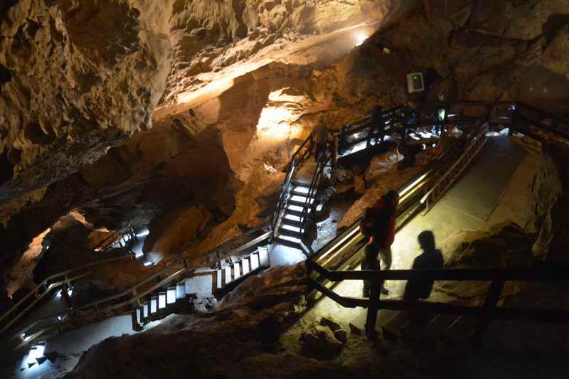 Lamprechtshöhle - beleuchtet und abenteuerlich für Kinder, der perfekte Familienausflug bei Regen