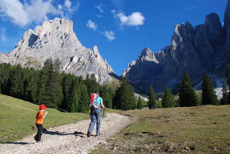 Am Langkofel wandern mit Kindern - einer der schönsten Berge in den Dolomiten