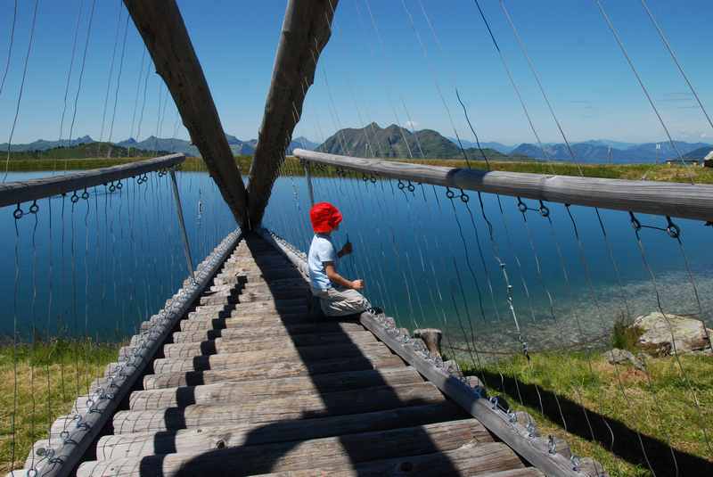 Leogang wandern mit Kindern - Rast am Speichersee