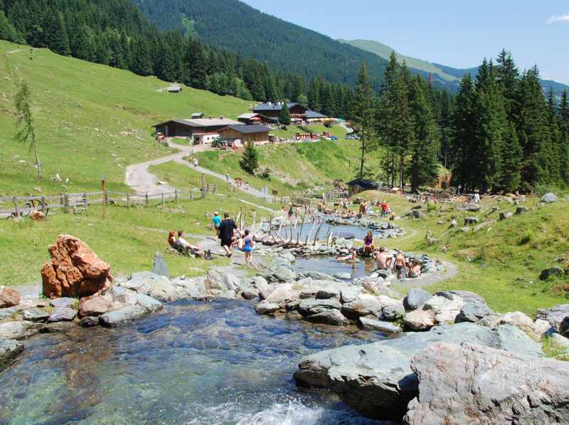  Die Lindlingalm mit dem Teufelswasser in Saalbach Hinterglemm mit Kindern