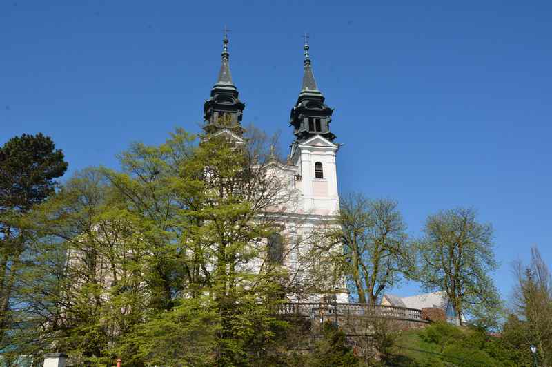 Auch auf den gegenüberliegenden Pöstlingberg kann man von Linz zur Wallfahrtskirche wandern