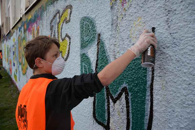  Offiziell Grafittimalen auf den Wänden im Linzer Hafen - mit Anleitung für Einsteiger