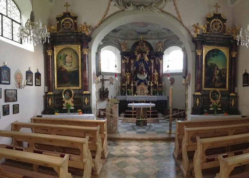 So schaut die Maria Brettfall Kapelle von innen aus, Zillertal in Tirol