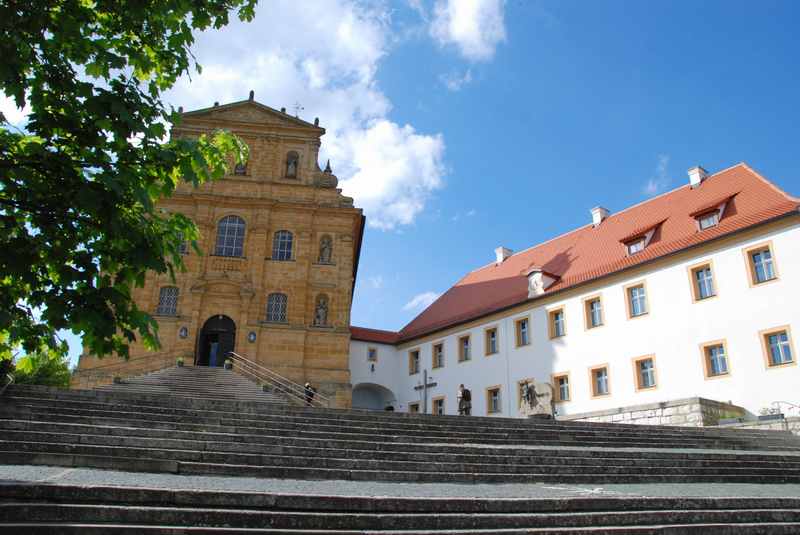 Mariahilfberg Amberg wandern: So schaut die Mariahilberg Kirche von der Nähe aus