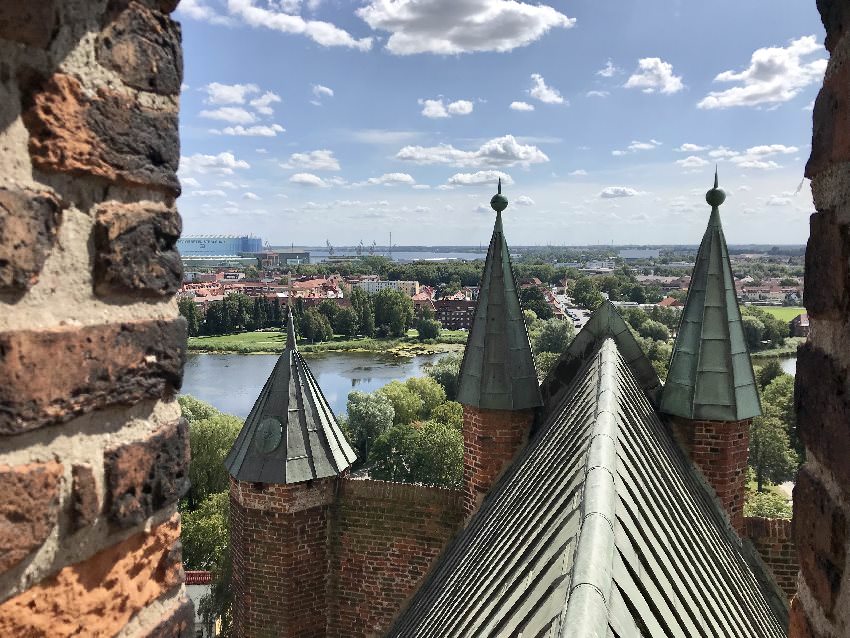 Marienkirche Stralsund - mit Blick Richtung Werft