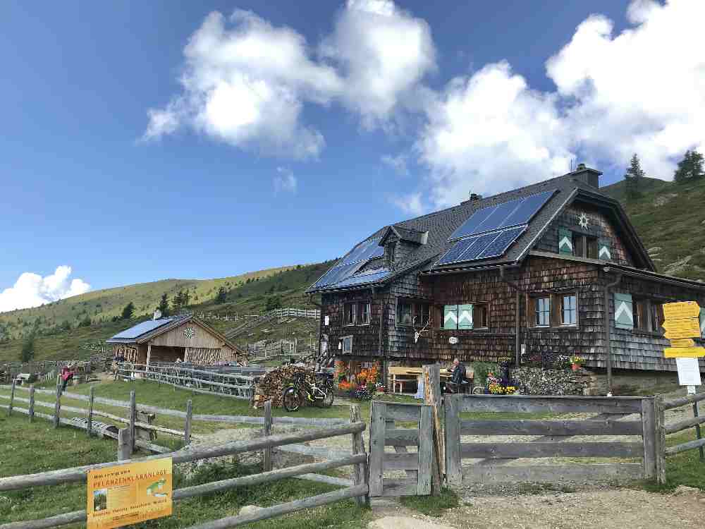 Unser erstes Zwischenziel: Die Millstätter Hütte in den Nockbergen