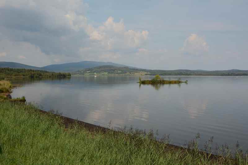 An den Moldaustausee radfahren im Familienurlaub Böhmerwald