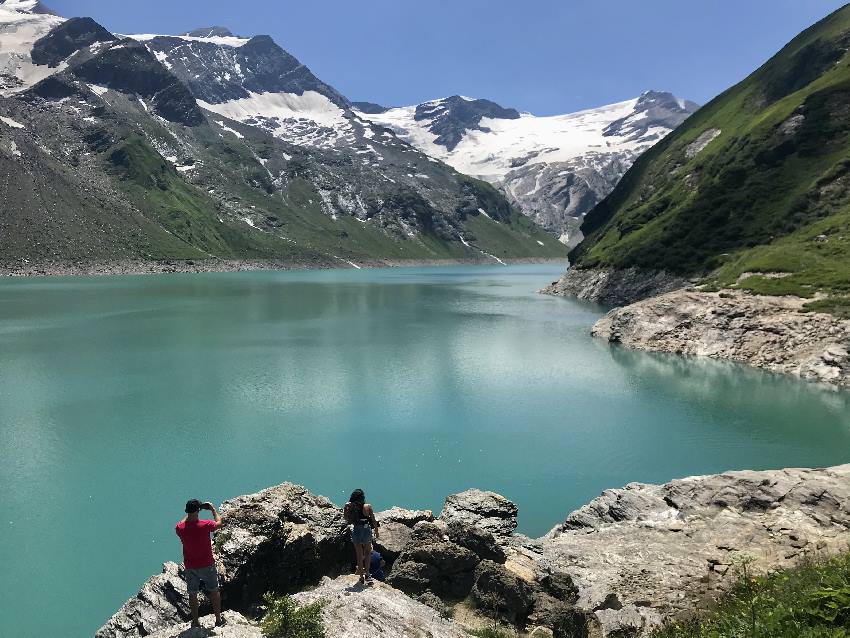 Der obere der Kaprun Stauseen:  So schön liegt der Mooserboden Stausee in den Bergen