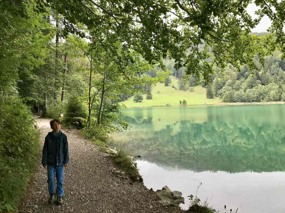 Wandern mit Kindern Münchner Hausberge: Am Alatsee wandern mit Kindern in Füssen