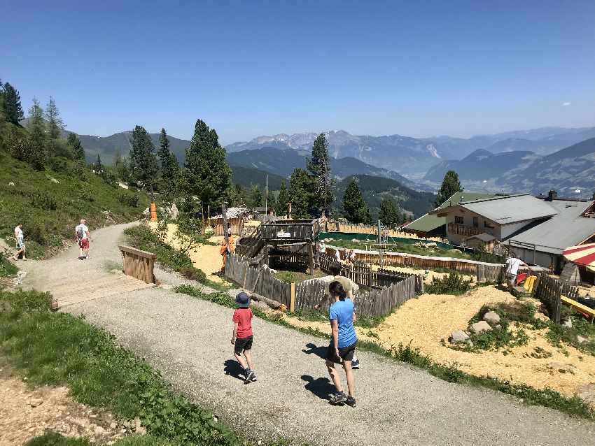 Wandern mit Kinderwagen Zillertal: Unser Ziel am Hubertus Wildtierpfad: Das Murmelland