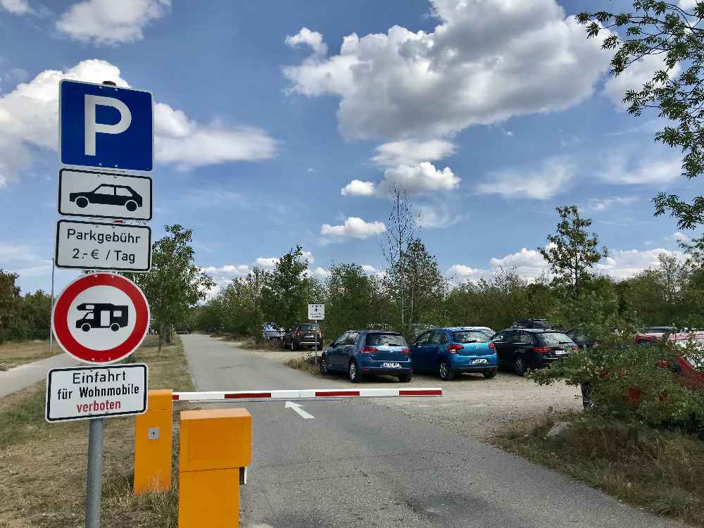 Mit dieser Murner See Adresse kommst du direkt zu diesem Parkplatz am See