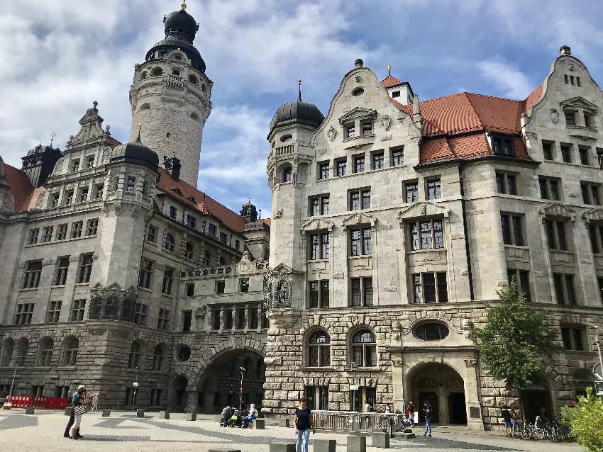 Das Neue Rathaus ist mit dem großen Turm einer der begehbaren Aussichtspunkte der Stadt Leipzig