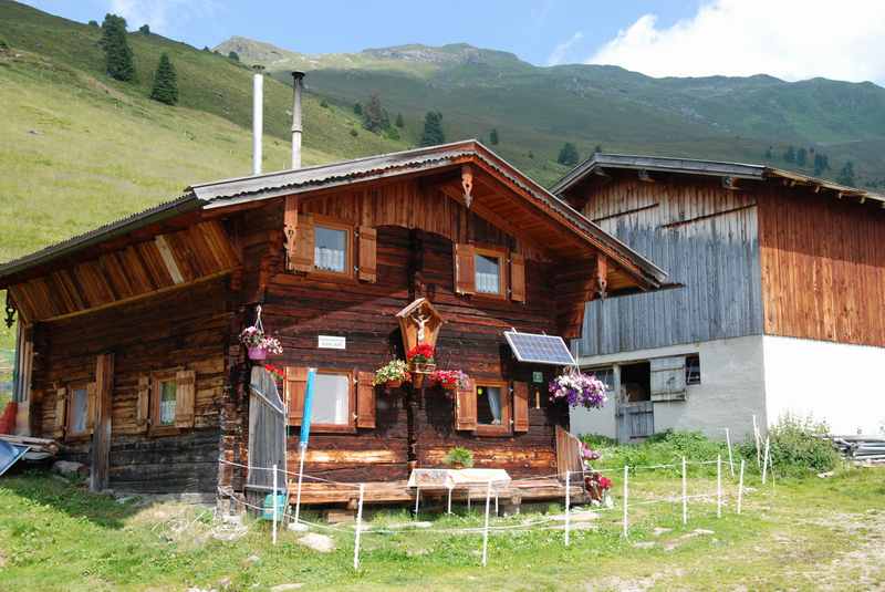 Die urigen Hütten auf der Nonsalm, Tuxer Alpen