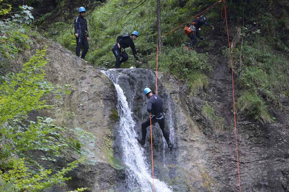 Canyoning geht auch hier in den Ötschergräben - toll zu beobachten an diesem Wasserfall