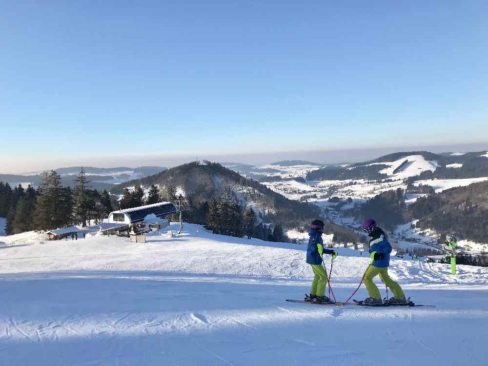 Hündle Oberstaufen: Das ist das schöne Panorama am Hündle beim Skifahren in Oberstaufen