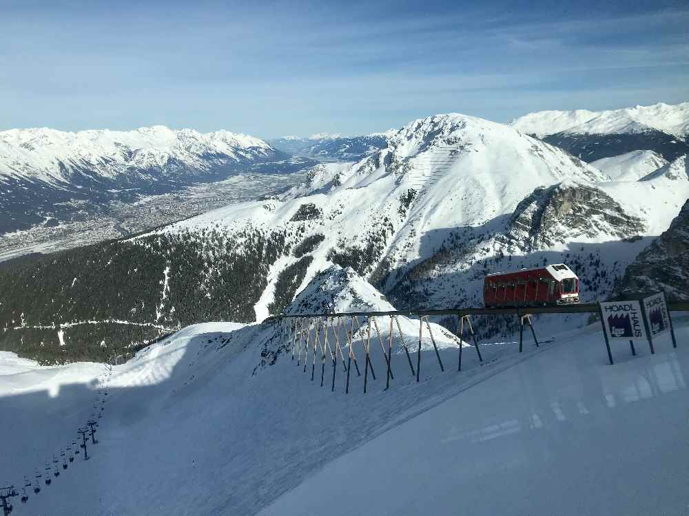 Skigebiet Axamer Lizum: Die Olympiabahn bringt mich zum Hoadlhaus auf 2340 Meter 