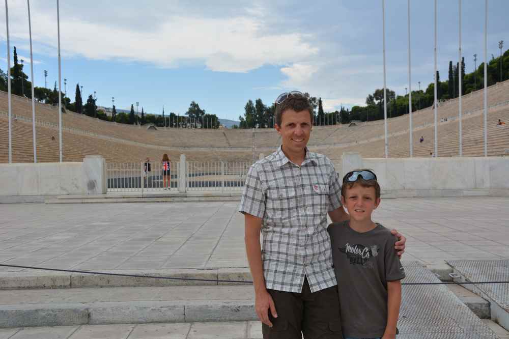 Wir haben das Olympiastadion in Athen mit Kindern besucht