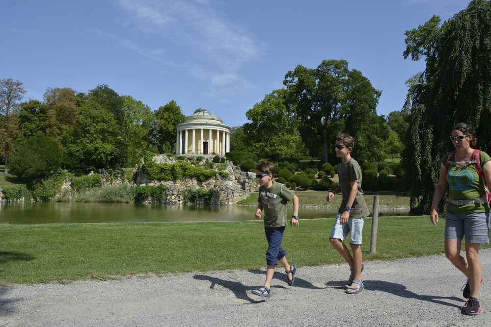 Nach dem Schlossbesuch noch in den Park für einen Spaziergang im herrschaftlichen Grün